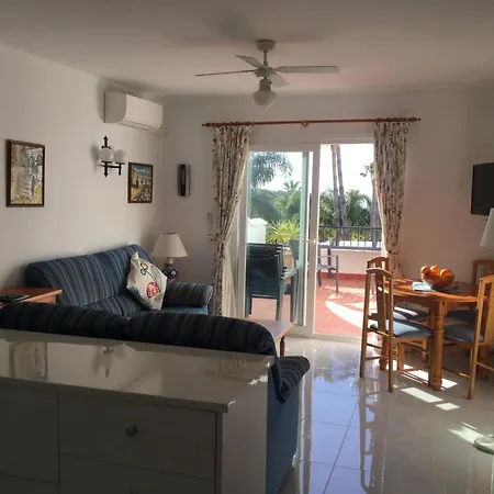 Vakantiehuis Stunning 3 Bedroom With Sea Views