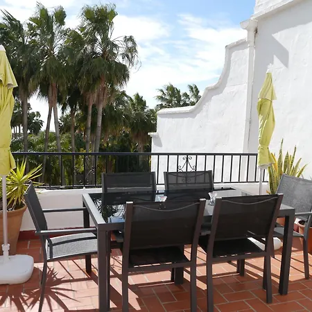 Vakantiehuis Stunning 3 Bedroom With Sea Views *