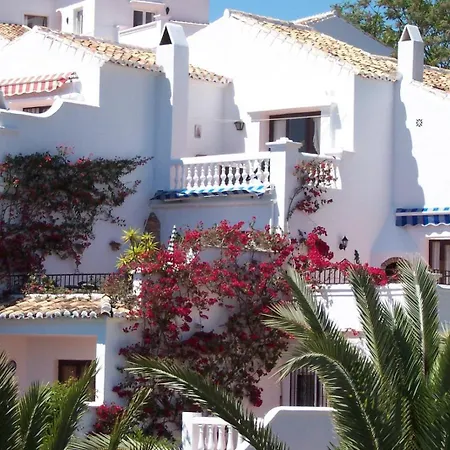 Vakantiehuis Stunning 3 Bedroom With Sea Views *
