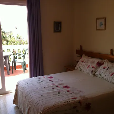 Stunning 3 Bedroom With Sea Views Ferienhaus Nerja